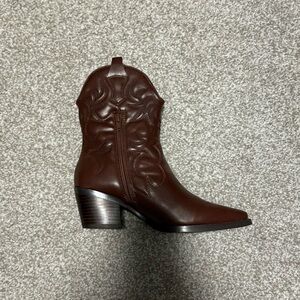 Steve Madden short cowboy boot